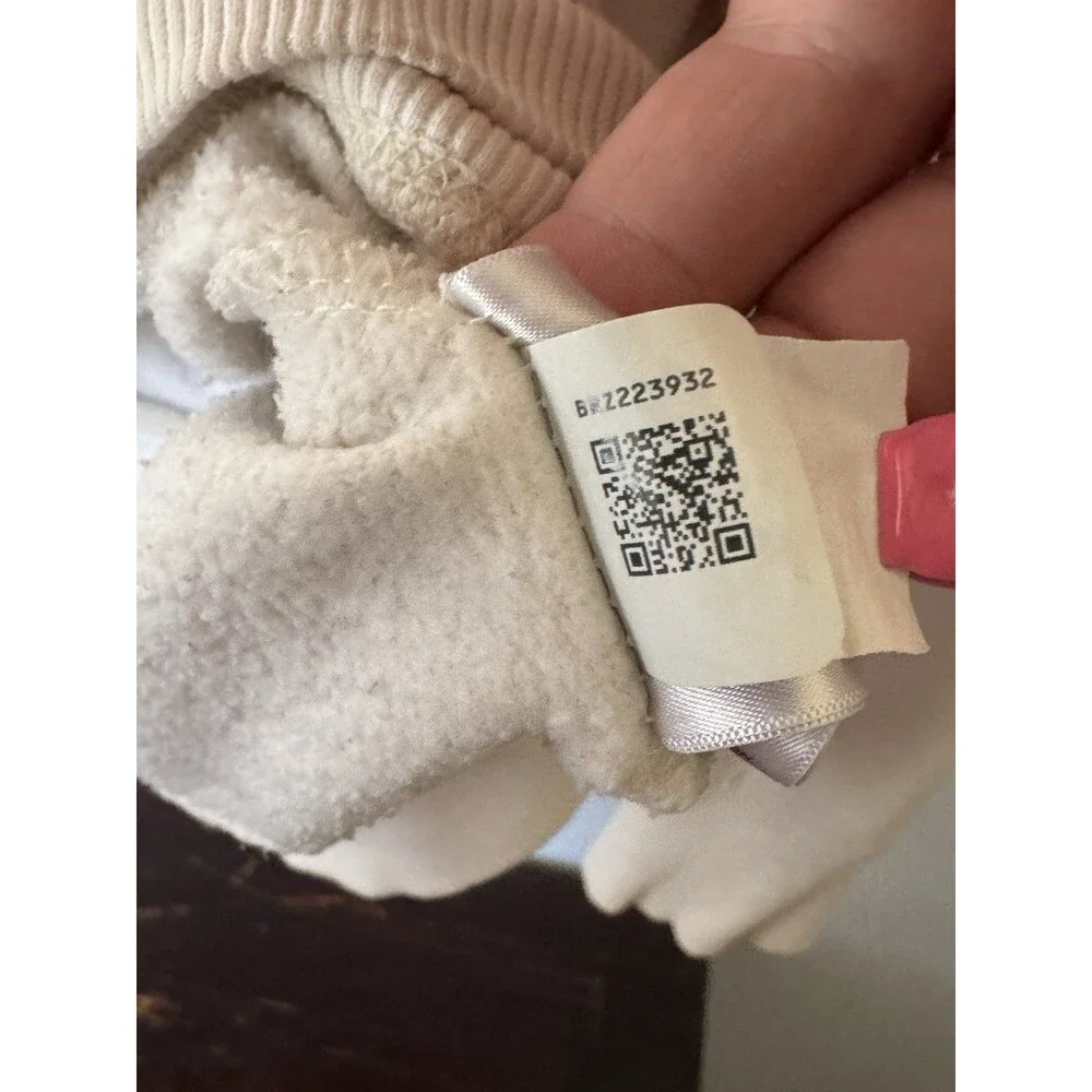 The North Face Hoodie Mens M Cream Never Stop Exploring Mountain Graphic